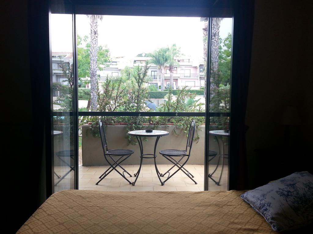 Porto Ulisse Bed and Breakfast Catania Eksteriør billede