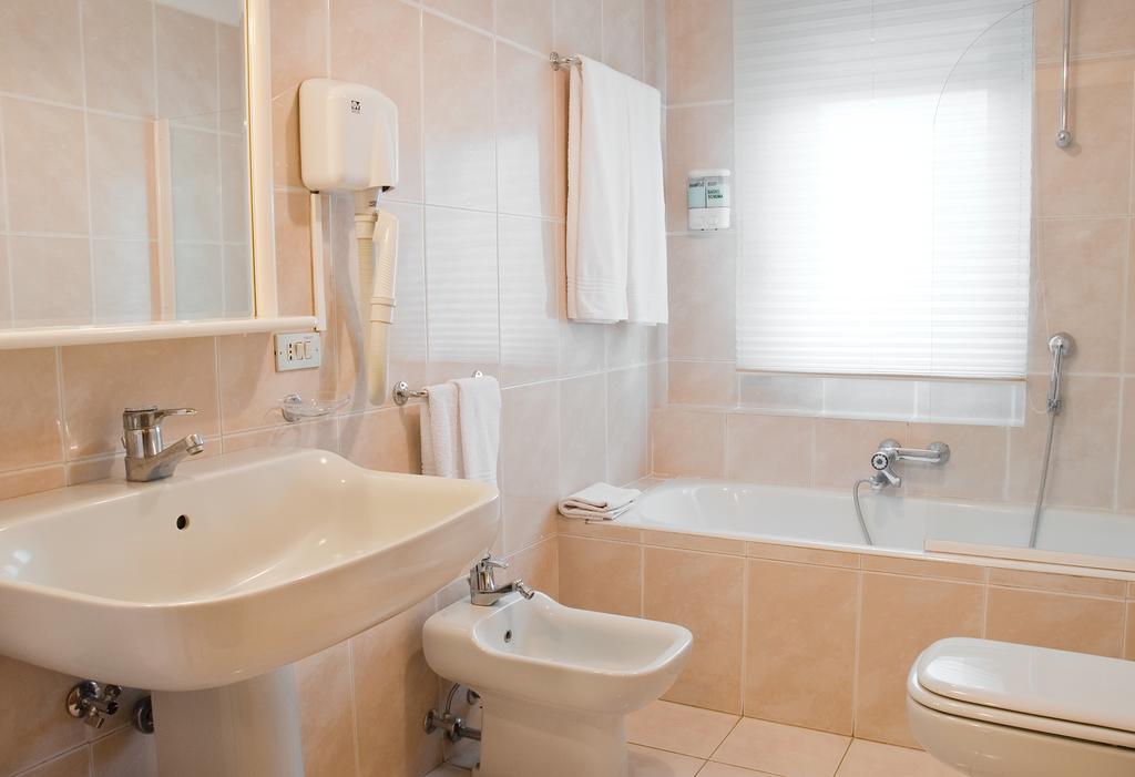 Porto Ulisse Bed and Breakfast Catania Eksteriør billede