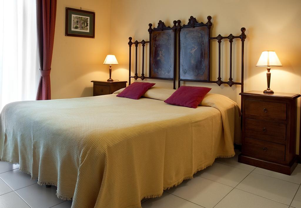 Porto Ulisse Bed and Breakfast Catania Eksteriør billede