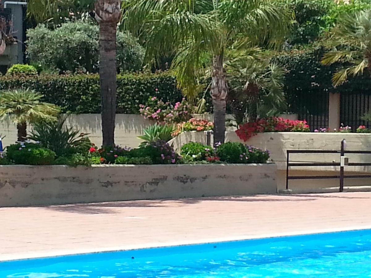 Porto Ulisse Bed and Breakfast Catania Eksteriør billede